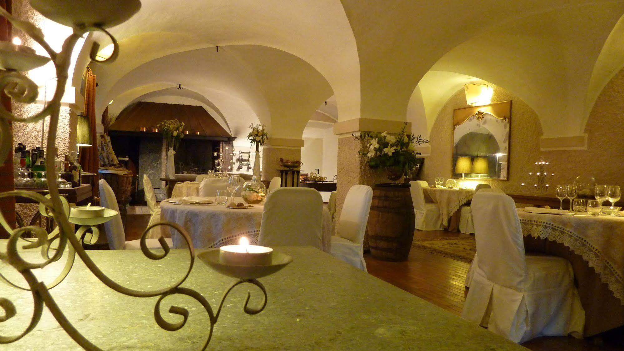ホテル Relais Del Castello Di Oviglio エクステリア 写真