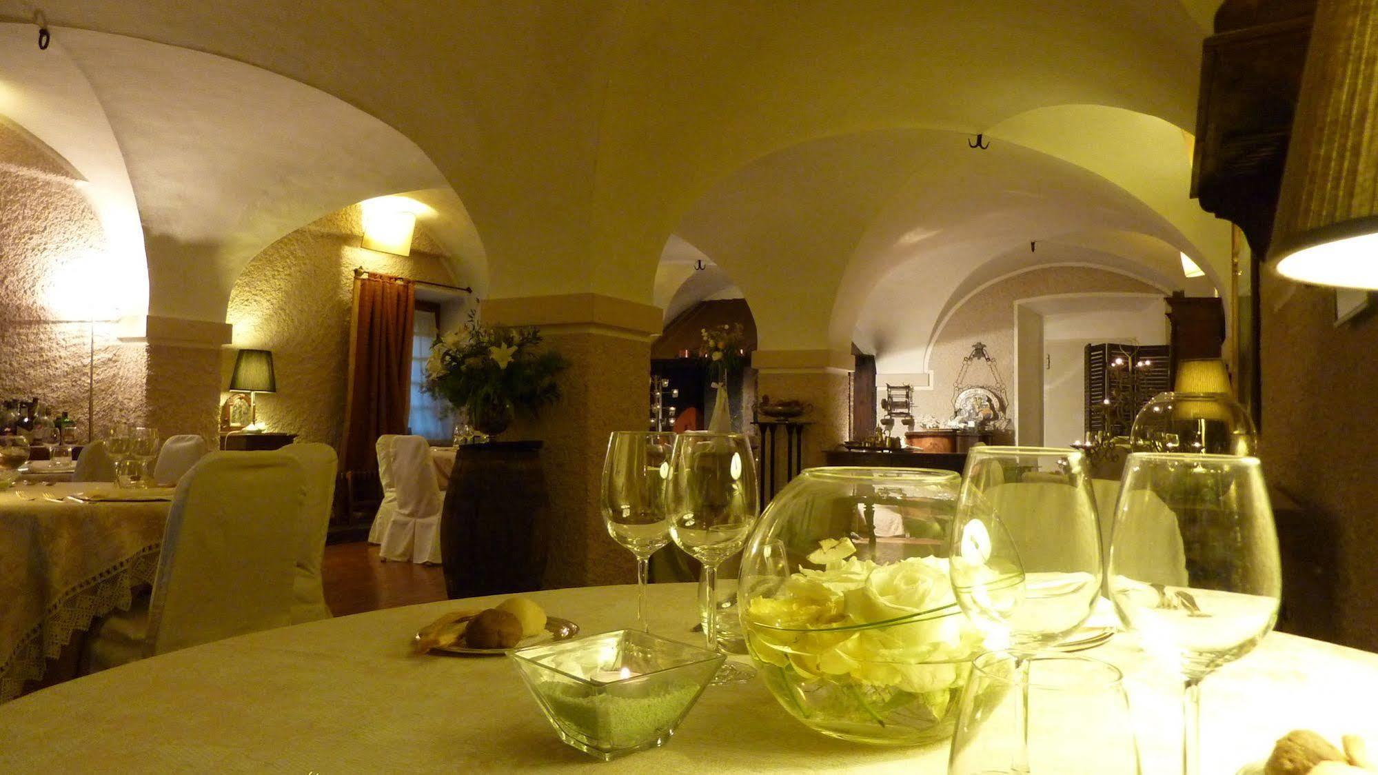 ホテル Relais Del Castello Di Oviglio エクステリア 写真