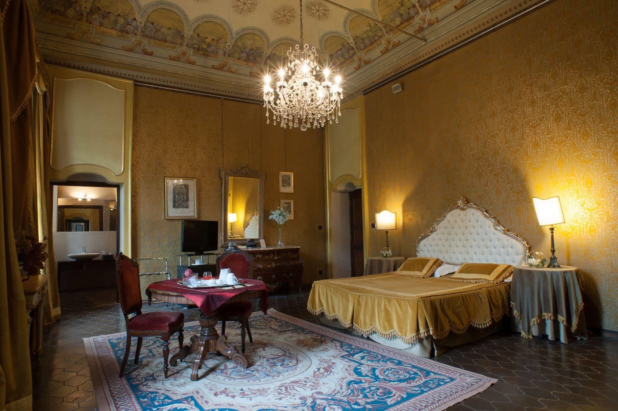 ホテル Relais Del Castello Di Oviglio エクステリア 写真